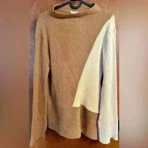 Women’s two toned cowl neck tan and cream Mystree sweater size large